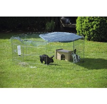 Parc d''extérieur pour petits animaux avec toit, abreuvoir et clapier dans le jardin