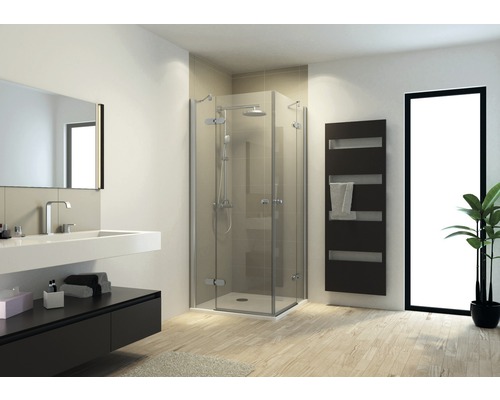 Eckeinstieg mit Drehtür Schulte MasterClass 90x75 cm Klarglas Profilfarbe chrom mit Pendelscharnier Helles Badezimmer mit Dusche, Waschbecken, Spiegel und Heizkörper