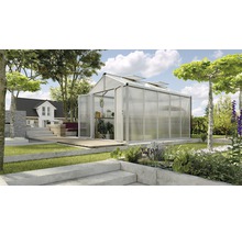 Serre de jardin avec portes ouvertes et étagère à plantes.