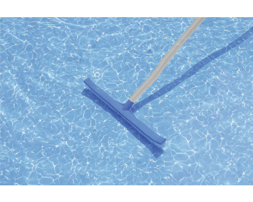 Brosse de piscine avec manche télescopique pour le nettoyage de la piscine