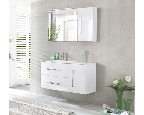 Modernes Badezimmer mit Waschtischunterschrank und Spiegelschrank