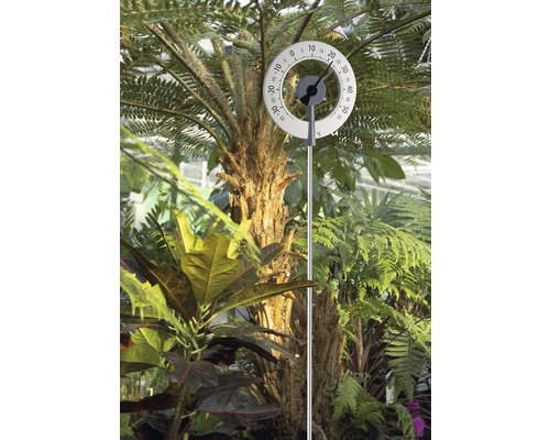 Aussenthermometer mit Stab im Garten