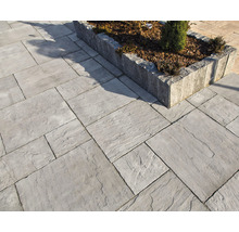 Dalle de terrasse en béton India gris multiformat épaisseur 4 cm (1 pal. = 9,72 m² corresp. à 6 kits de 1,62 m²)