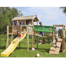 Aire de jeux avec toboggan, mur d''escalade et cabane pour enfants dans le jardin