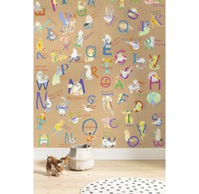 Chambre d''enfant avec papier peint alphabet à motifs d''animaux