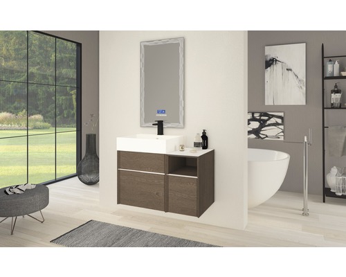 Salle de bain moderne avec meuble-lavabo, miroir et baignoire îlot pour une ambiance élégante