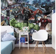 Chambre d''enfant avec papier peint photo Marvel Avengers, lit, table de chevet et chaise