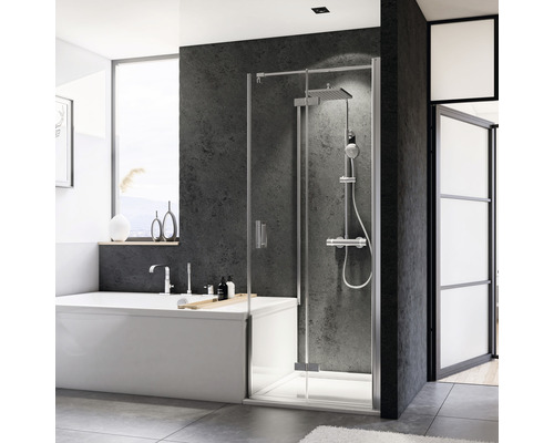 Modernes Badezimmer mit Badewanne, Dusche und grauer Wandgestaltung