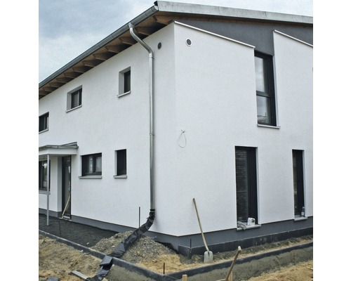 Aussenansicht eines Hauses mit Dachrinne