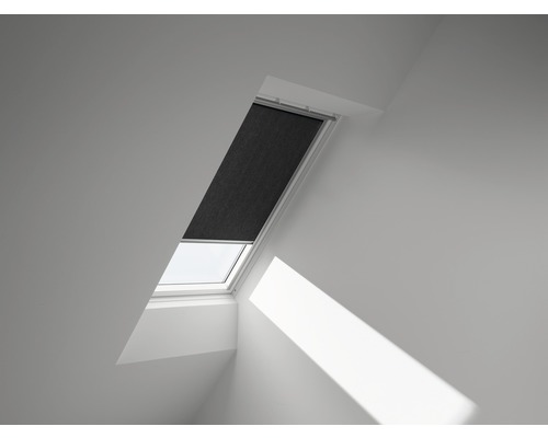 Store tamisant VELUX noir uni à commande manuelle cadre aluminium RFL C02 4069S