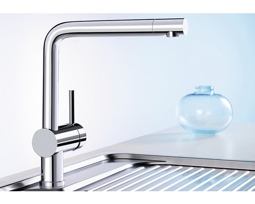 Küchenarmatur aus Metall mit hohem Auslauf