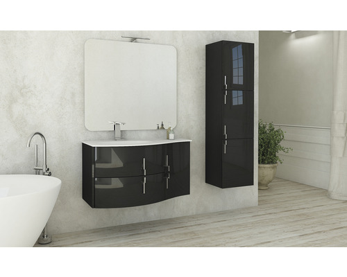 Salle de bains avec meuble sous-lavabo, miroir et armoire haute