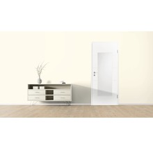 Vue intérieure avec commode et porte blanche avec insert en verre