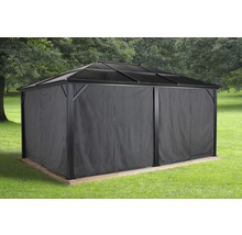 Gartenpavillon mit blickdichten Seitenteilen auf einer Rasenfläche