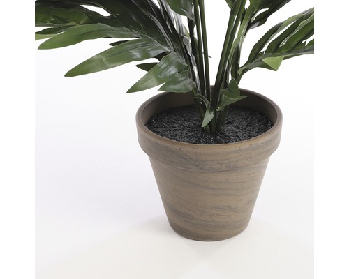 Künstliche Pflanze im Topf