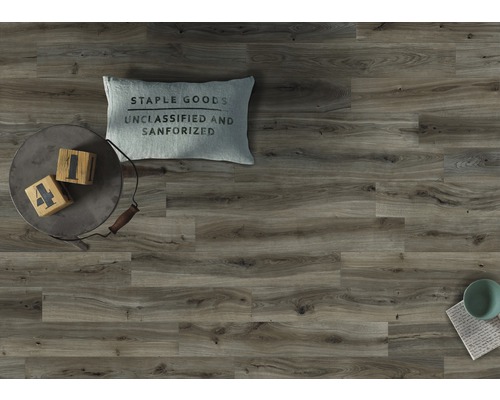 Stratifié posé avec aspect bois comme revêtement de sol