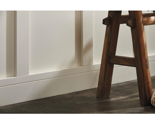 Panneaux muraux et tabouret en bois