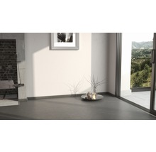 Intérieur avec mur de briques, tableau et porte coulissante