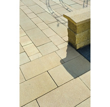 Pose de pavés en béton à l''extérieur