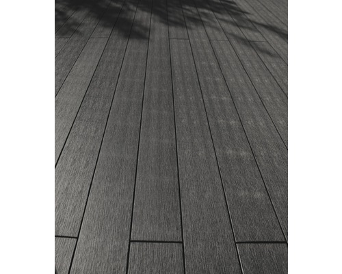 Planches de terrasse en bois sur une terrasse