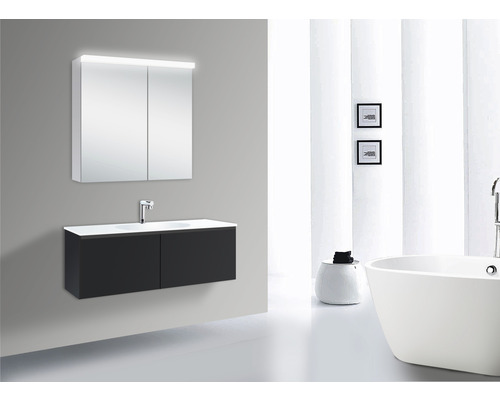 Modernes Badezimmer mit Waschtischunterschrank, Aufsatzwaschbecken, Spiegelschrank mit Beleuchtung und Badewanne