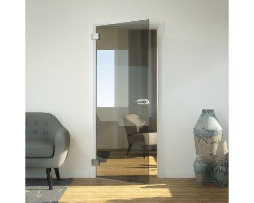 Pertura Glastür Studio Business Freia Clear Parsol grau 83,4x197,2x0,8 cm DIN Links/Rechts Zimmertür aus Glas mit Beschlägen in einem hellen Raum