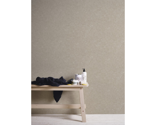 Papier peint dans la salle de bain avec un design neutre