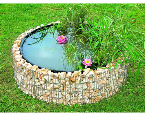 Hochteich Bausatz bellissa mit Folie Ø 146 x 40 cm, ca. 490 l Fassungsvermögen Runder Gartenteich mit Gabionenumrandung, bepflanzt mit Seerosen und Gräsern auf einer Rasenfläche