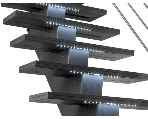 Treppe mit integrierter LED-Beleuchtung für eine moderne Optik