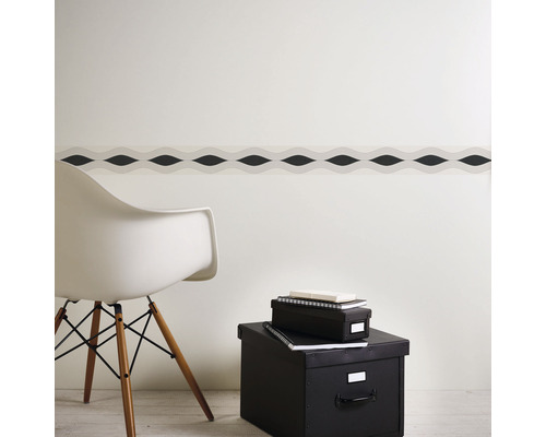 Bordure murale avec motif ondulé dans la pièce