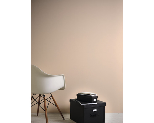 Décoration murale avec chaise et boîtes de rangement