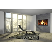 Salon moderne avec chaise longue, tapis et cheminée