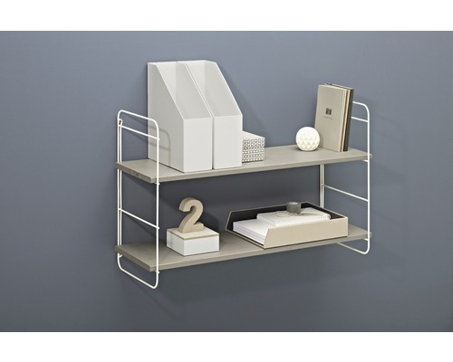 Regal mit zwei Ablageflächen und Büroaccessoires
