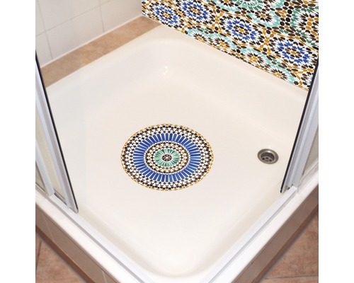 Cabine de douche avec motif oriental sur le sol et au mur