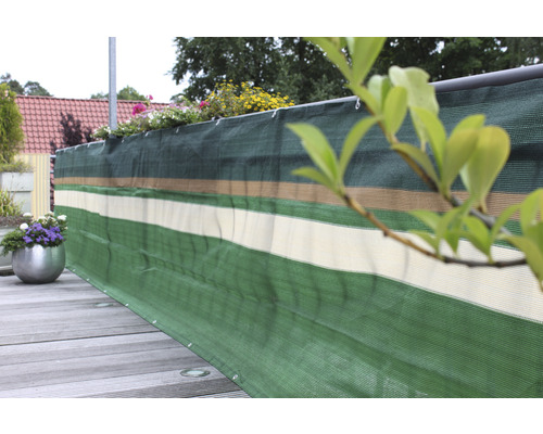 Balkon mit Sichtschutzmatte aus Kunststoff