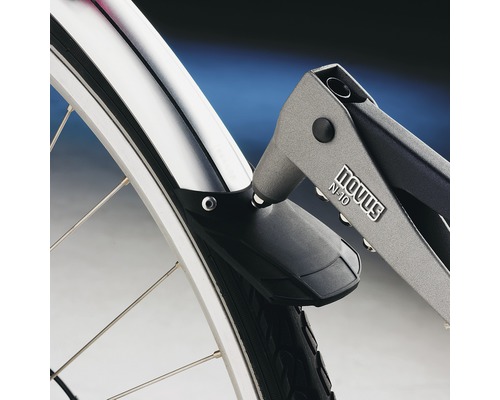 Montage de garde-boue de vélo avec pince à riveter