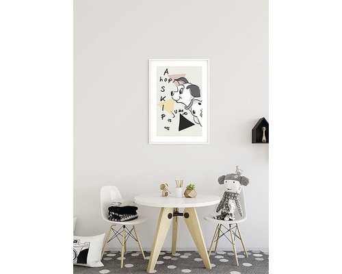 Chambre d''enfant avec tableau mural dalmatien, table et chaises
