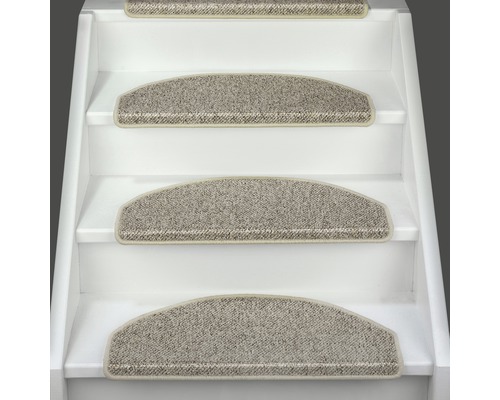 Treppen mit Teppichstufenmatten