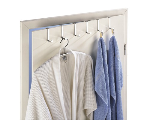 Barre de crochets de porte avec peignoir et serviettes