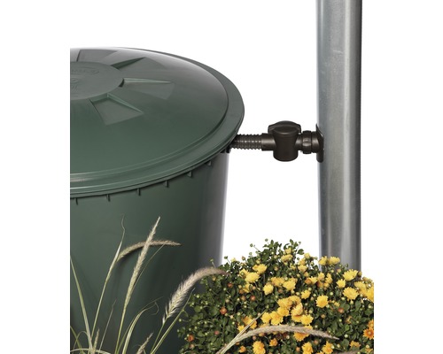 Regentonne mit Auslaufhahn zur Gartenbewässerung