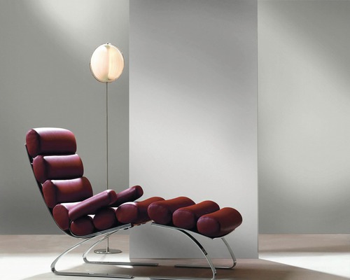Scène avec fauteuil et lampadaire