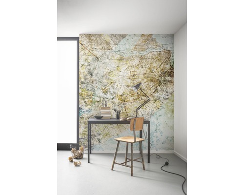 Bureau avec bureau, chaise, lampe et papier peint photo avec motif de carte