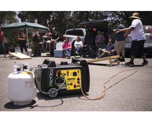 Générateur portable avec bouteille de propane à l''extérieur avec des personnes