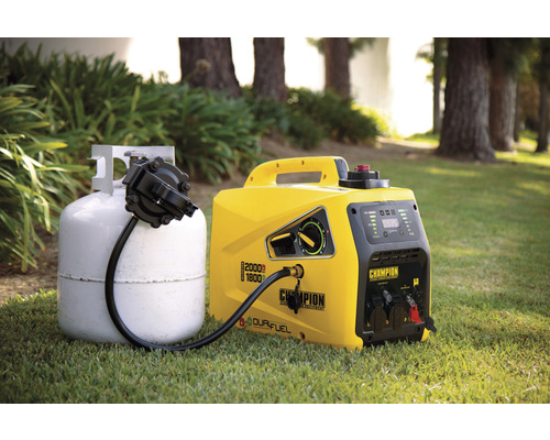 Générateur Champion avec bouteille de gaz propane à l''extérieur