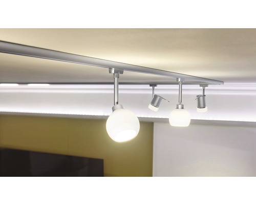 Plafonnier avec spots et éclairage sur rail