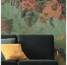 Vue détaillée d''un papier peint à motifs floraux dans un espace de vie