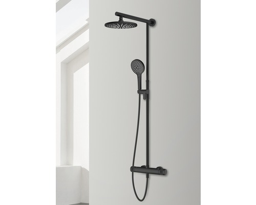 Schwarze Duschgarnitur mit Kopfbrause, Handbrause und Thermostatarmatur