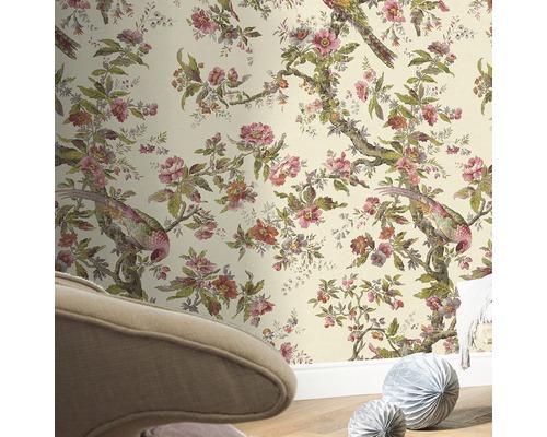 Papier peint avec motif floral et oiseaux pour une décoration murale.