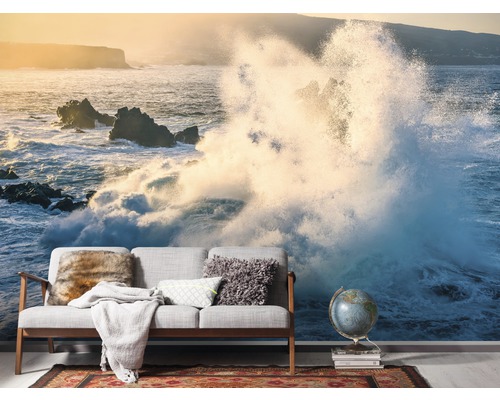 Salon avec papier peint photo représentant une mer déchaînée