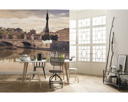 Salle de séjour avec papier peint photo, table à manger et chaises